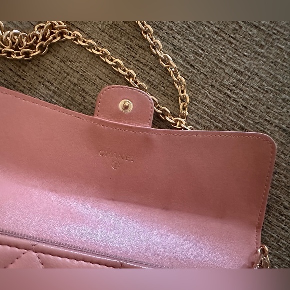 Authentic CHANEL quilted wallet with removable unbranded chain crossbody - Picture 3 of 13